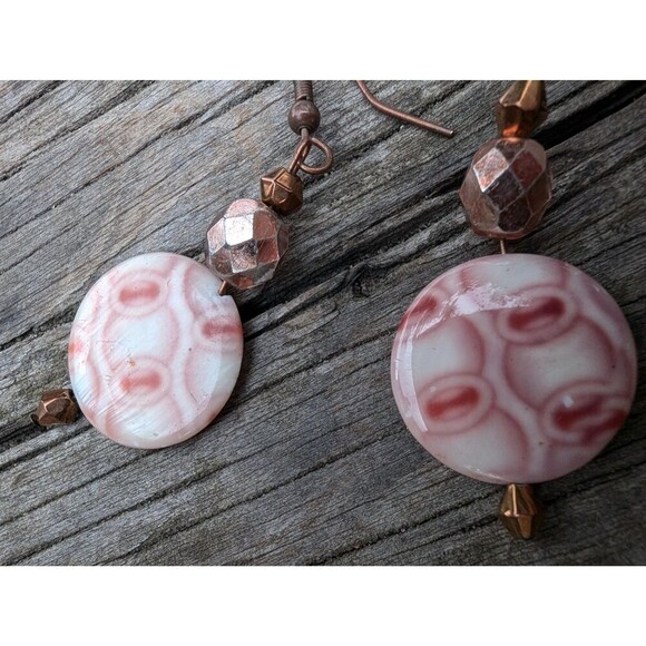 Vintage Shell Earrings Beachy Jewelry - Picture 3 of 8